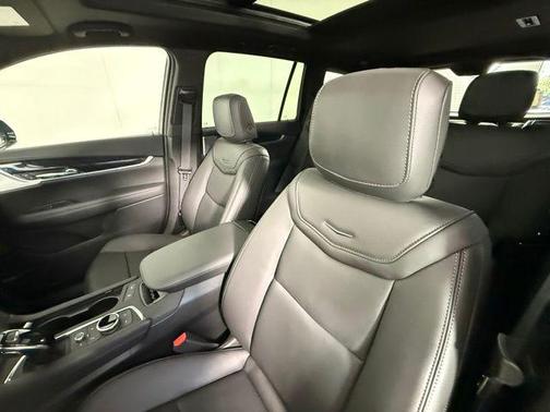 2025 Cadillac XT6 Premium Luxury FWD