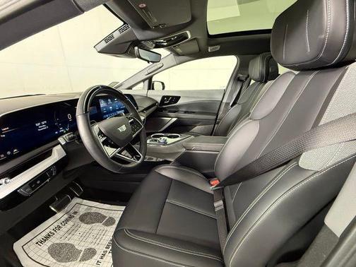 2025 Cadillac OPTIQ Luxury 1 AWD