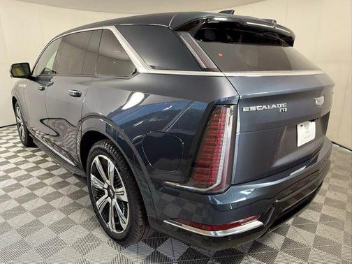 2025 Cadillac Escalade Luxury