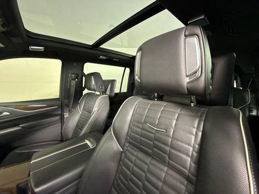 2023 Cadillac Escalade ESV Sport Platinum