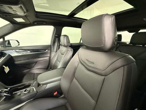 2025 Cadillac XT6 Premium Luxury FWD