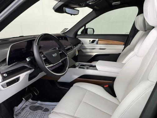 2026 Cadillac VISTIQ Luxury