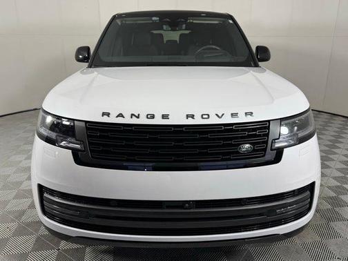 2024 Land Rover Range Rover P530 SE
