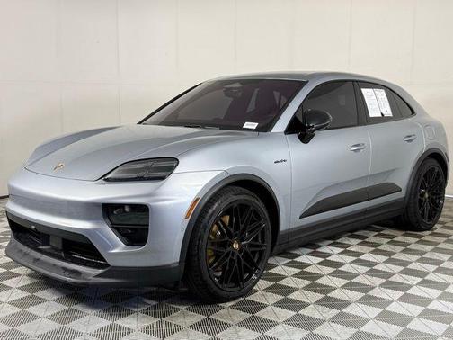 Dolomite Silver Metallic 2025 Porsche Macan Macan Electric 4