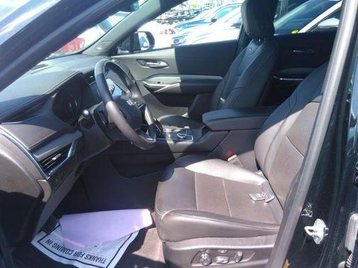 Photo 4 of 4 of 2019 Cadillac XT4 Premium Luxury