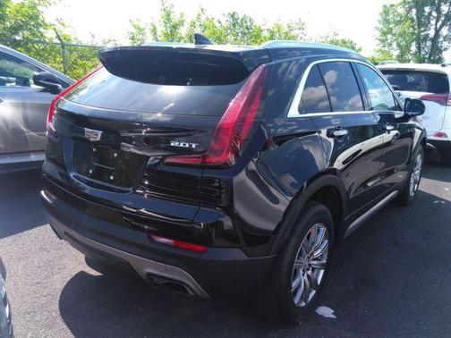 Photo 2 of 4 of 2019 Cadillac XT4 Premium Luxury