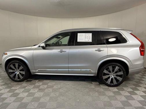2022 Volvo XC90 T6 Inscription