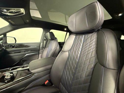 2025 Cadillac Escalade Luxury