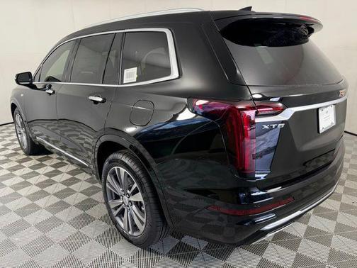 2025 Cadillac XT6 Premium Luxury FWD