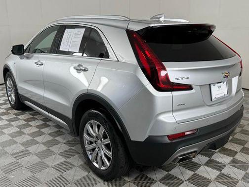 2022 Cadillac XT4 Premium Luxury