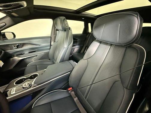 2025 Cadillac LYRIQ Luxury w/1SE