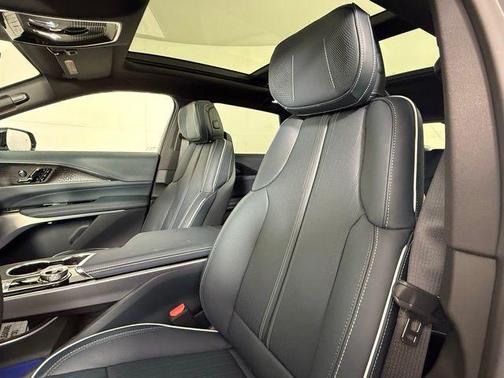 2025 Cadillac LYRIQ Sport w/1SK