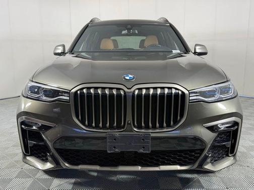 2022 BMW X7 M50i