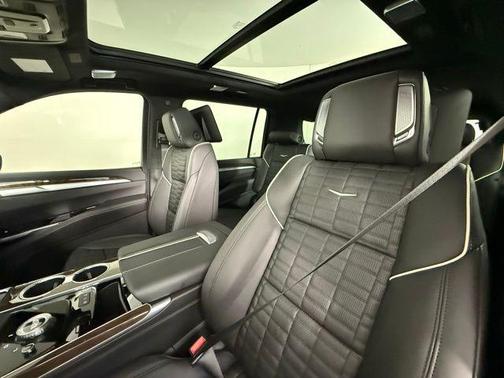 2025 Cadillac Escalade ESV Sport Platinum