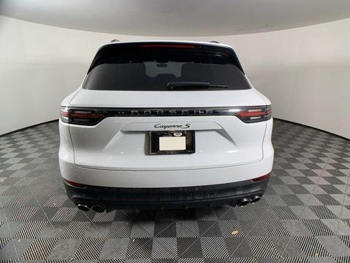 2022 Porsche Cayenne S