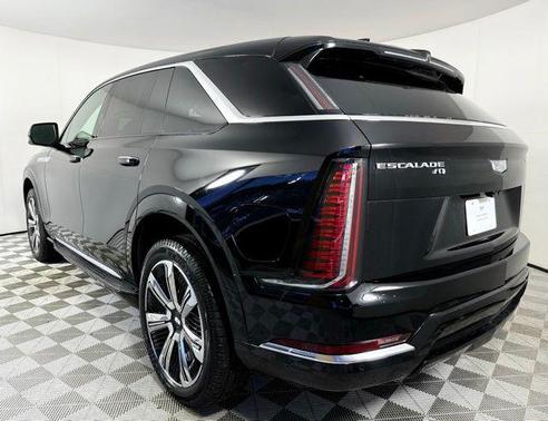 2025 Cadillac Escalade Luxury