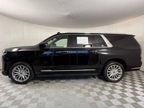 2022 Cadillac Escalade ESV Luxury