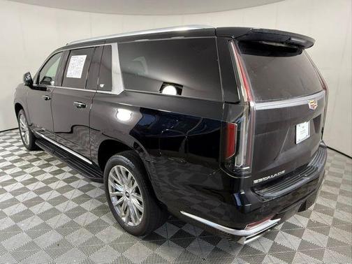 2022 Cadillac Escalade ESV Luxury