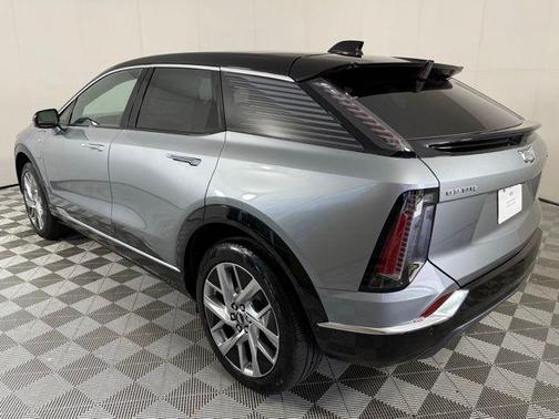 2025 Cadillac OPTIQ Luxury 1 AWD