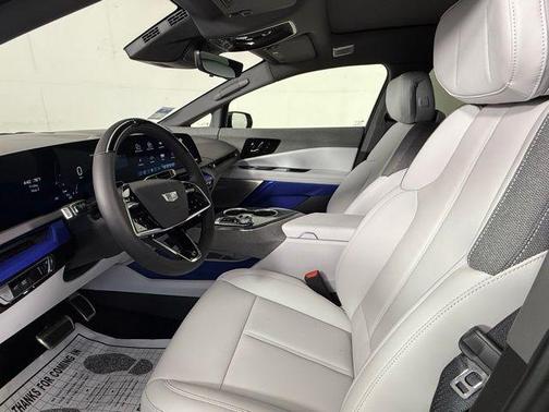 2025 Cadillac OPTIQ Luxury 1 AWD