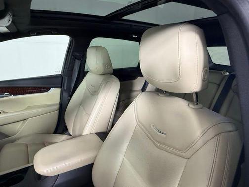 Bronze Dune Metallic 2018 Cadillac XT5 Luxury