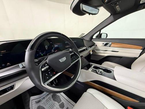 2026 Cadillac VISTIQ Luxury