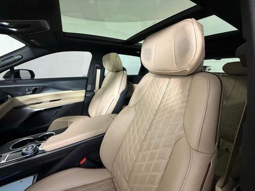2024 Cadillac LYRIQ Luxury w/1SE