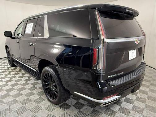 2022 Cadillac Escalade ESV Premium Luxury