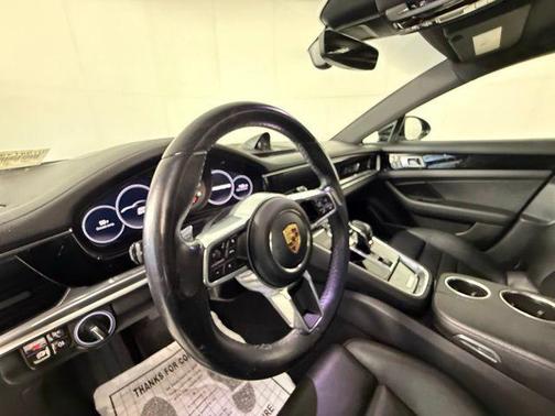 2019 Porsche Panamera 4