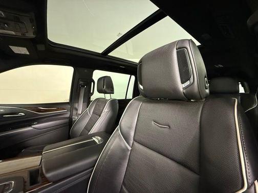 2022 Cadillac Escalade ESV Premium Luxury