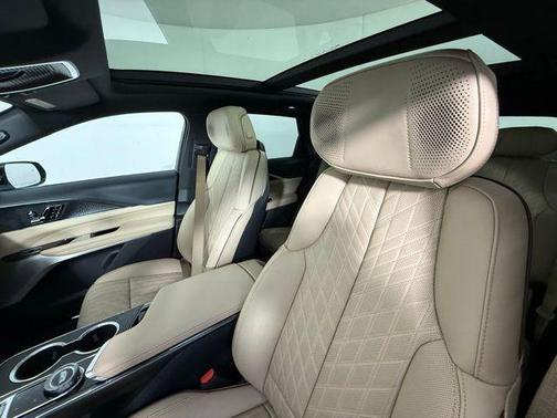 2025 Cadillac LYRIQ Luxury w/1SE