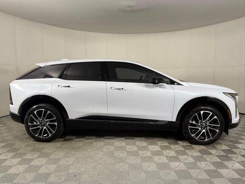 Vibrant White Tricoat 2026 Cadillac OPTIQ Sport