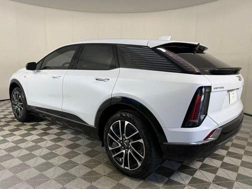 Vibrant White Tricoat 2026 Cadillac OPTIQ Sport