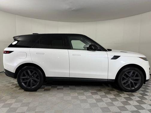 2024 Land Rover Range Rover Sport SE