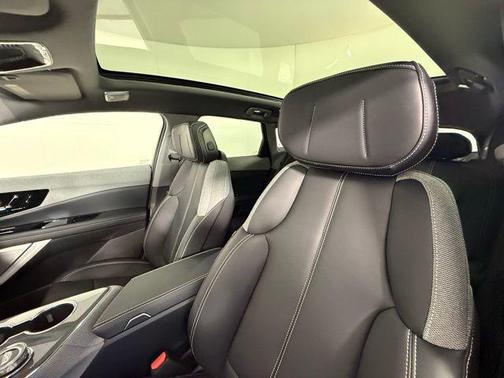 2025 Cadillac OPTIQ Luxury 1 AWD