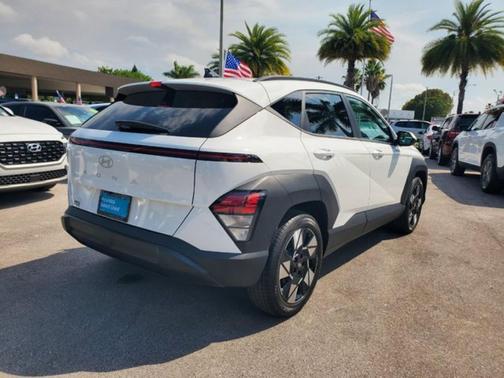 Atlas White 2024 Hyundai KONA SEL