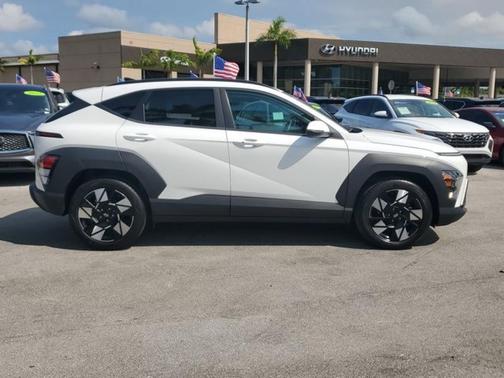 Atlas White 2024 Hyundai KONA SEL