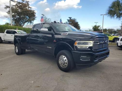 2022 RAM 3500 Laramie Crew Cab 4x4 8' Box