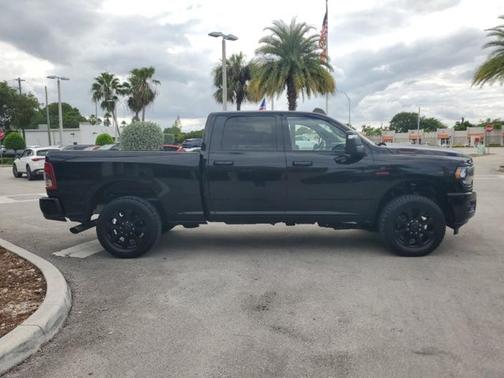 2023 RAM 2500 Big Horn Crew Cab 4x4 6'4' Box