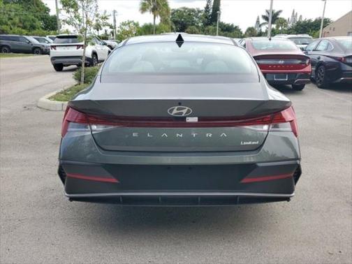 2025 Hyundai ELANTRA Limited