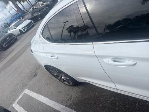 Alta White 2025 Genesis G70 2.5T RWD