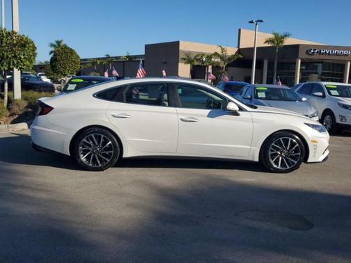 2022 Hyundai SONATA Limited