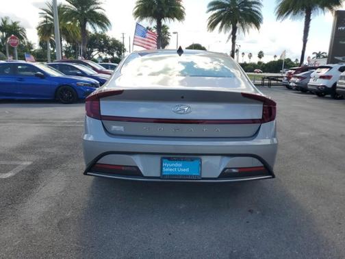 2023 Hyundai SONATA SE