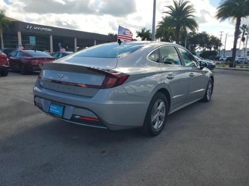 2023 Hyundai SONATA SE