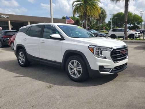 Summit White 2024 GMC Terrain SLE