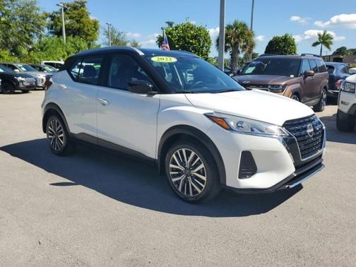 2022 Nissan Kicks SV