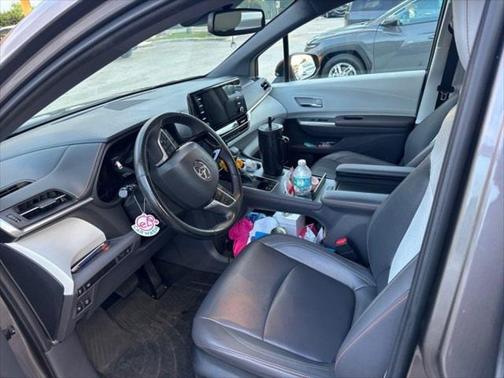 2022 Toyota Sienna XSE 7 Passenger