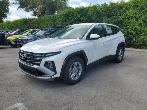 2025 Hyundai TUCSON SE