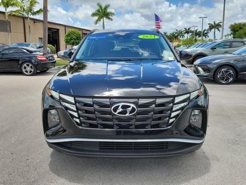 Black Pearl 2024 Hyundai TUCSON SEL