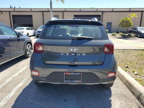 2025 Hyundai VENUE Limited